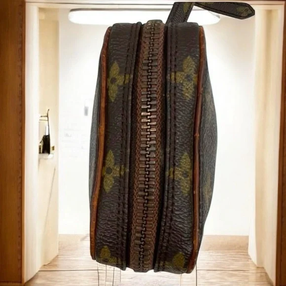 AUTH Louis Vuitton Mini DANUBE Monogram + COA Crossbody Shoulder Bag RARE SIZE! - Picture 5 of 17